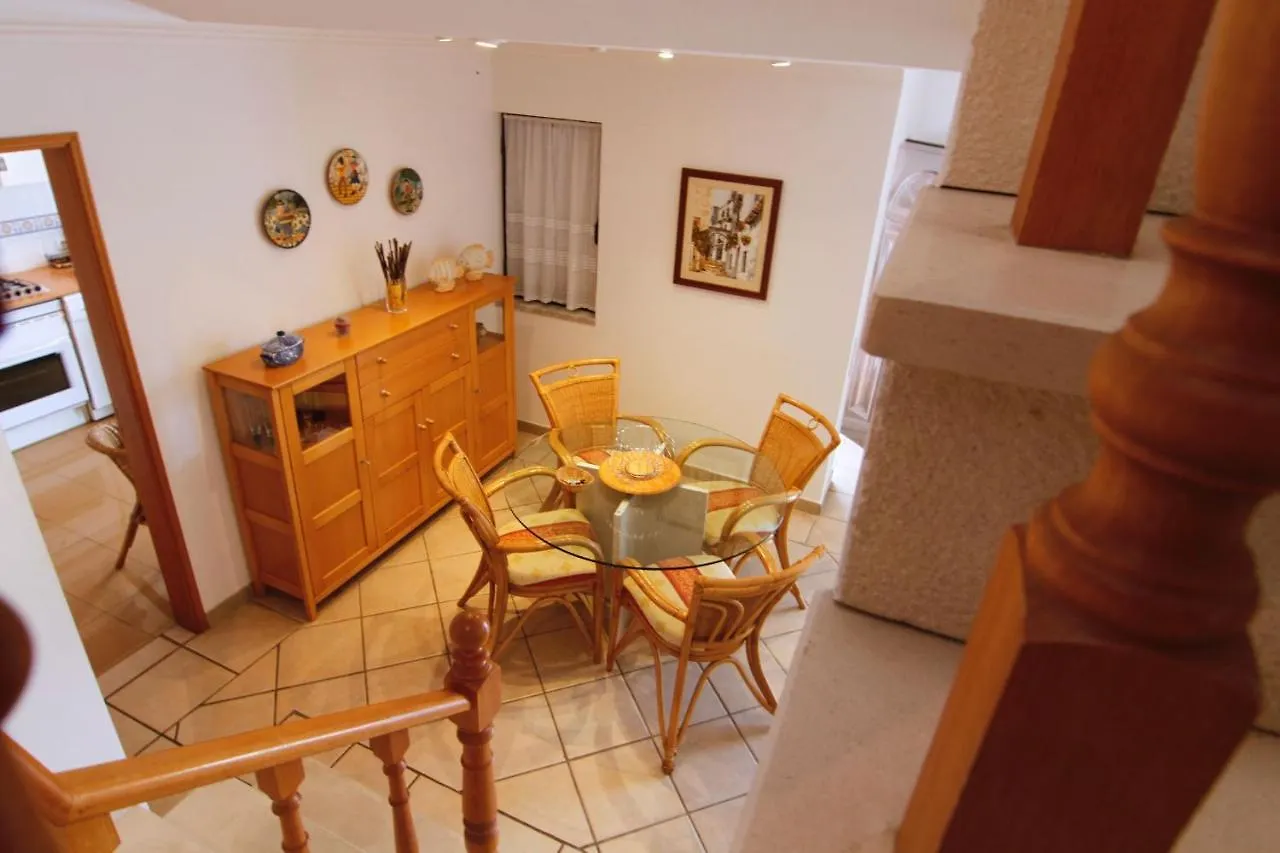 Lovelystay - Alto Dos Calicos 2Br House With Garden 알부페이라